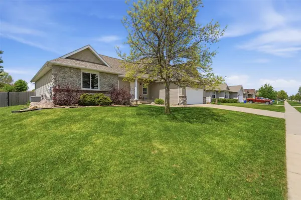 2705 44th ST, Marion, IA 52302