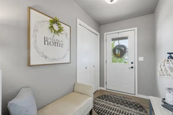 1418 Cardinal DR, Fairfax, IA 52228