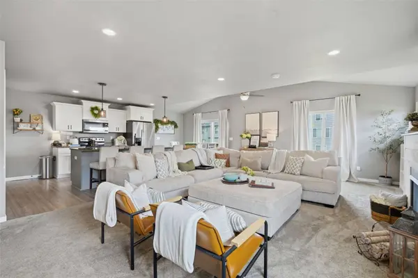 1418 Cardinal DR, Fairfax, IA 52228
