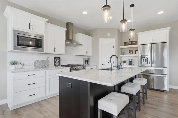 1735 Cottage Ridge DR, Marion, IA 52302