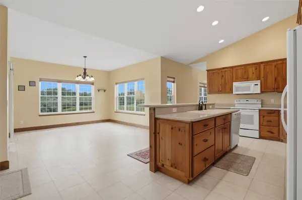 3451 Pleasant Creek RD, Palo, IA 52324