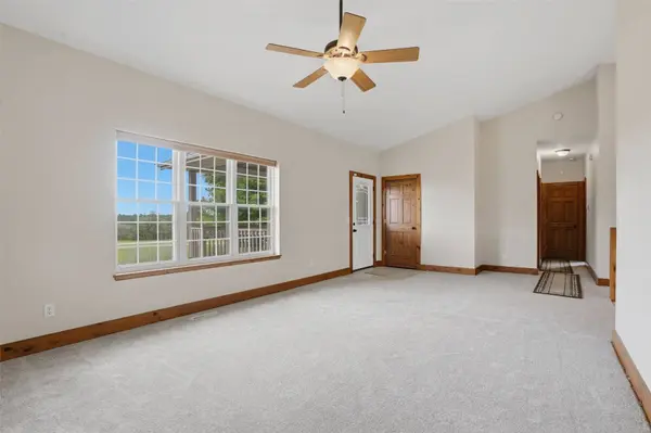3451 Pleasant Creek RD, Palo, IA 52324