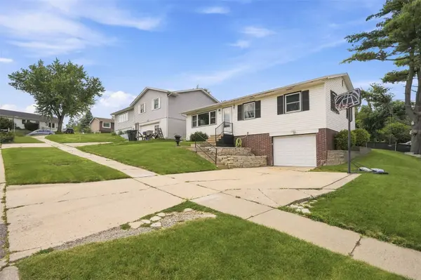 1816 Garry AVE NW, Cedar Rapids, IA 52405