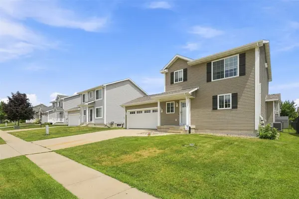 3305 Lennon LN, Marion, IA 52302