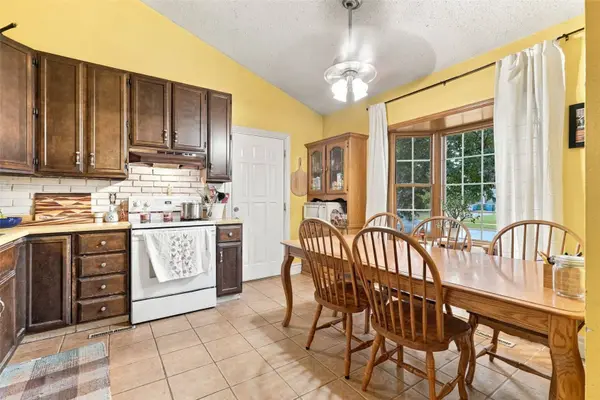 3720 Blue Mound DR NE, Cedar Rapids, IA 52402