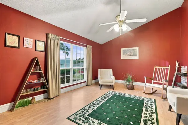 3720 Blue Mound DR NE, Cedar Rapids, IA 52402