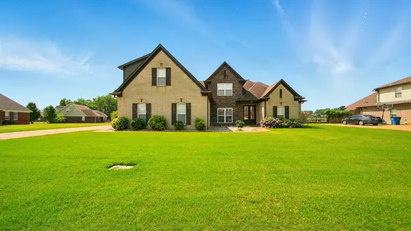 235 Hawthorn Ln, Atoka, TN 38004-7921