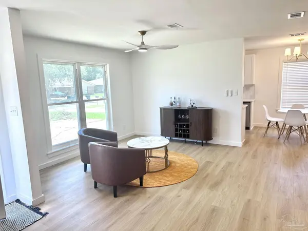 3962 Elmcrest Dr, Pensacola, FL 32504