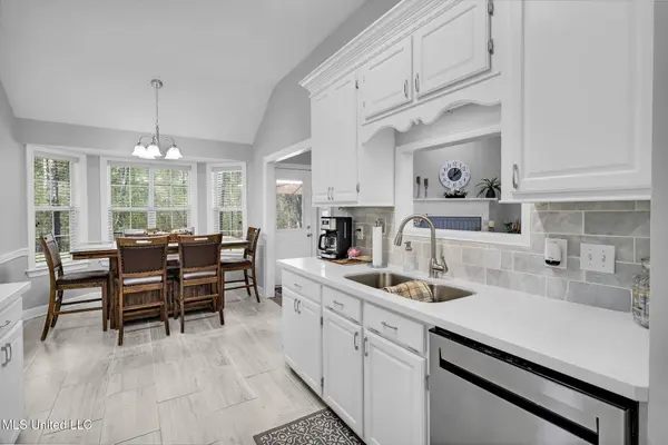 417 Hemlock Drive, Flowood, MS 39232