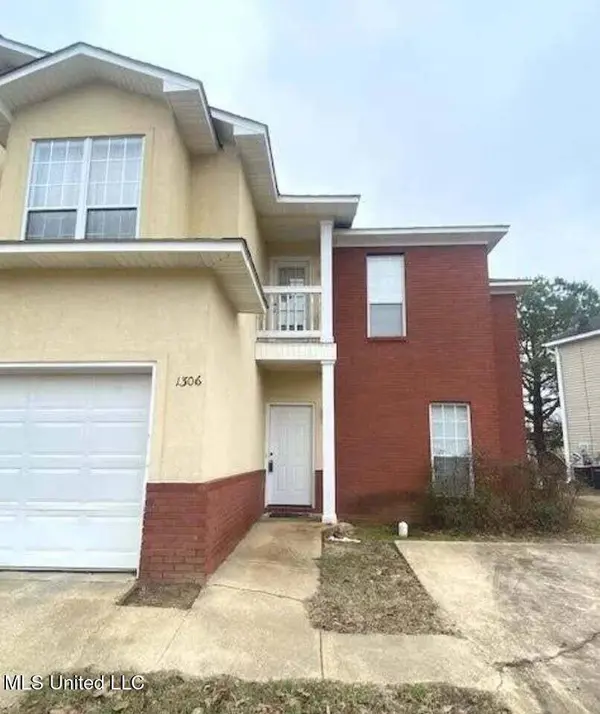 1306 Saint Andrews Lane, Starkville, MS 39759