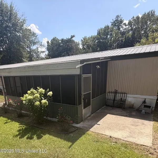 13 Douglas Circle, Sontag, MS 39665