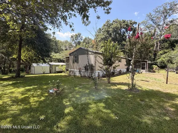 13 Douglas Circle