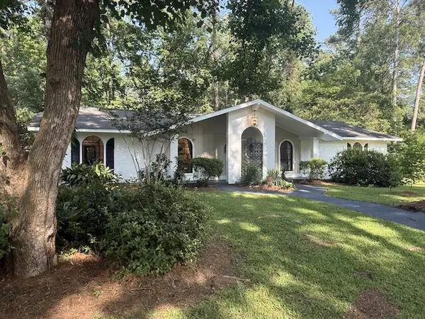 1704 Ridgewood Dr., Columbia, MS 39429