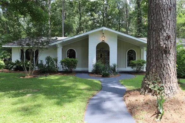 1704 Ridgewood Dr., Columbia, MS 39429
