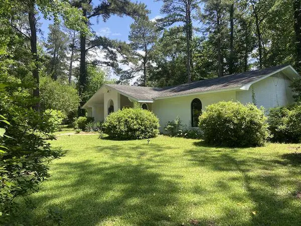 1704 Ridgewood Dr., Columbia, MS 39429