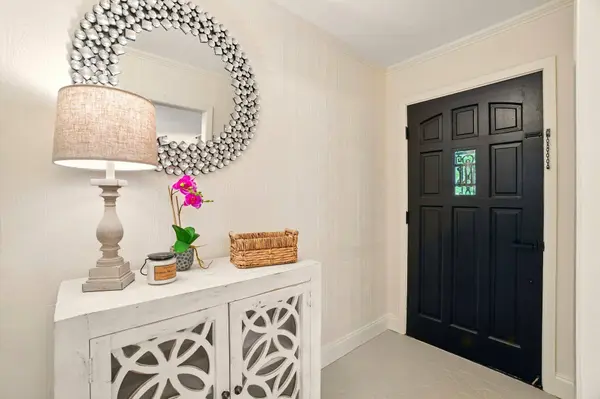Explore Columbia MS homes for sale like 1704 Ridgewood Dr with Melissa Minuti of Epique Realty. Renovated, spacious, and move-in ready