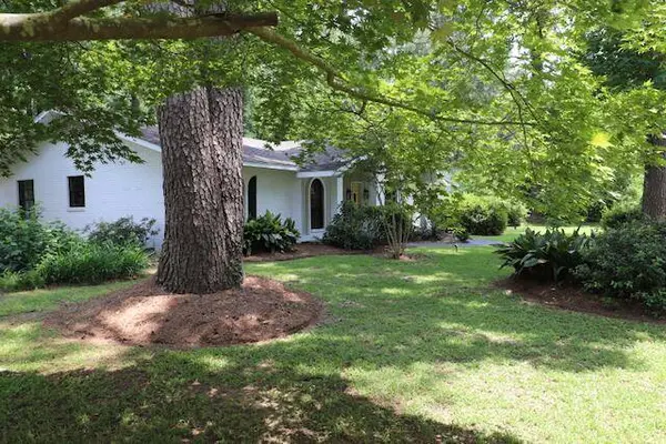 1704 Ridgewood Dr., Columbia, MS 39429