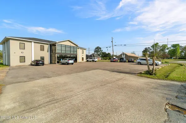 2 W Lakeview Drive #6, Columbia, MS 39429