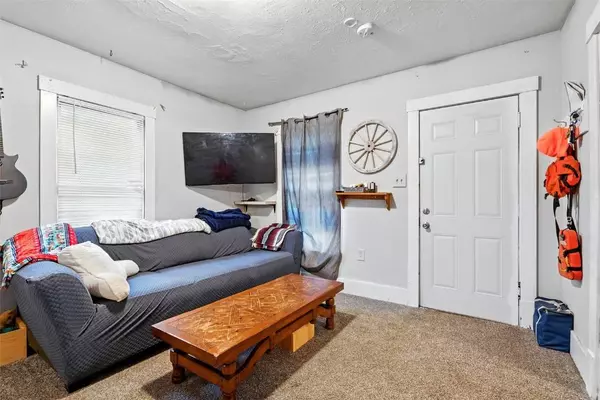 1116 21st AVE SW, Cedar Rapids, IA 52404