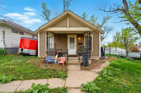 1116 21st AVE SW, Cedar Rapids, IA 52404