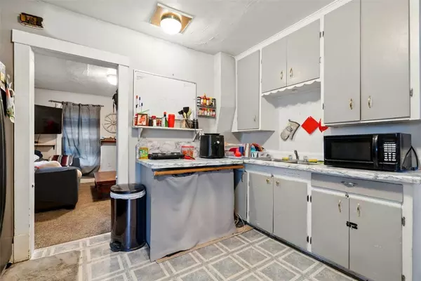 1116 21st AVE SW, Cedar Rapids, IA 52404