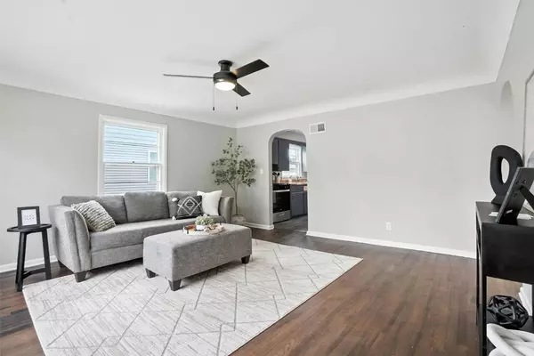 245 8th AVE, Marion, IA 52302