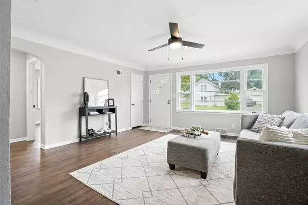 245 8th AVE, Marion, IA 52302