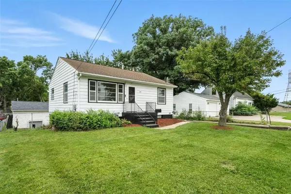 245 8th AVE, Marion, IA 52302