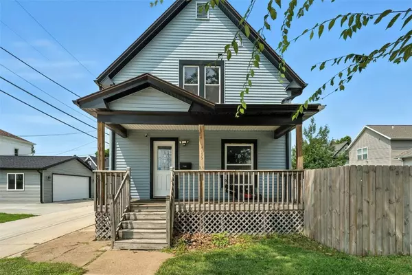 716 Ellis BLVD NW, Cedar Rapids, IA 52405