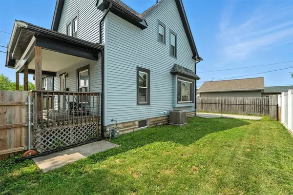 716 Ellis BLVD NW, Cedar Rapids, IA 52405