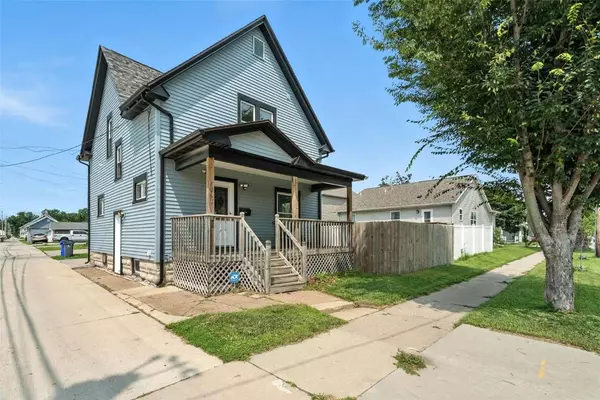 716 Ellis BLVD NW, Cedar Rapids, IA 52405