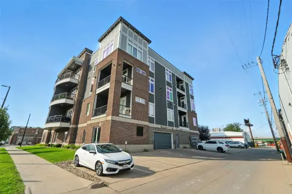 200 3rd AVE SE #301, Cedar Rapids, IA 52404