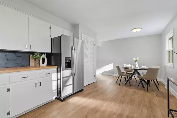 1733 Hillside DR NW, Cedar Rapids, IA 52405