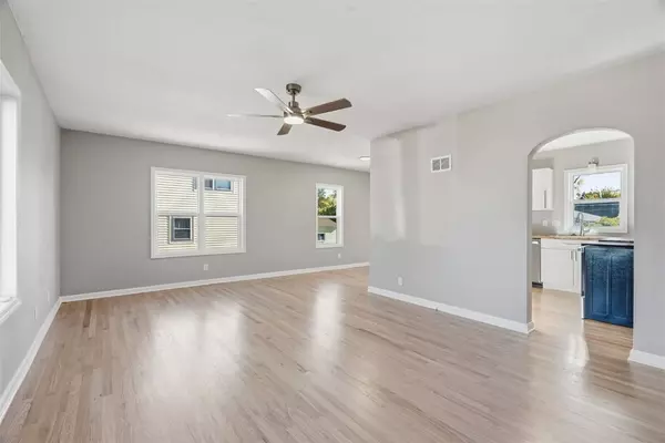 2019 G AVE NE, Cedar Rapids, IA 52402