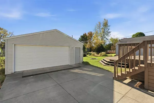 2019 G AVE NE, Cedar Rapids, IA 52402