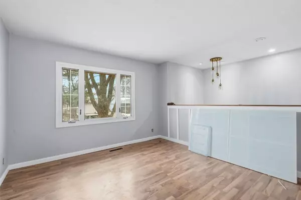 6807 Kingswood LN NE, Cedar Rapids, IA 52402