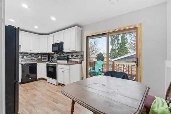 6807 Kingswood LN NE, Cedar Rapids, IA 52402