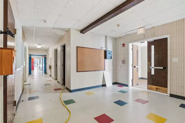 2770 18th AVE, Marion, IA 52302