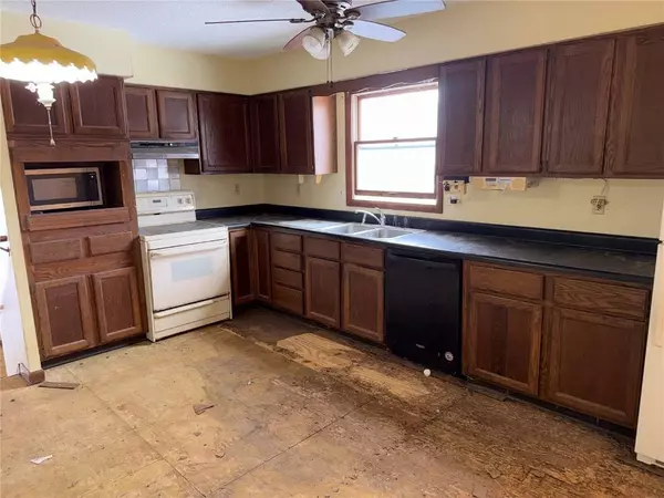 275 5th AVE, Marion, IA 52302