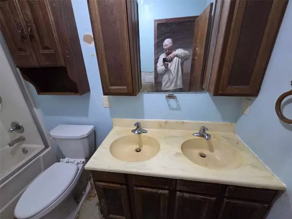 275 5th AVE, Marion, IA 52302