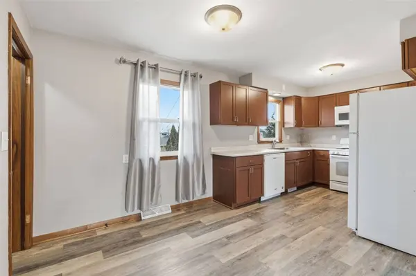 2710 Hickory DR SW, Cedar Rapids, IA 52404