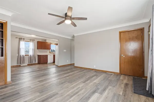 2710 Hickory DR SW, Cedar Rapids, IA 52404