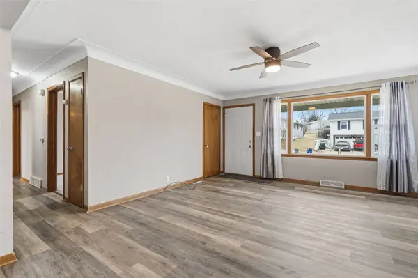 2710 Hickory DR SW, Cedar Rapids, IA 52404