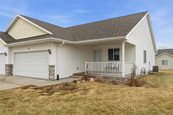 808 Crescent View DR, Cedar Rapids, IA 52402