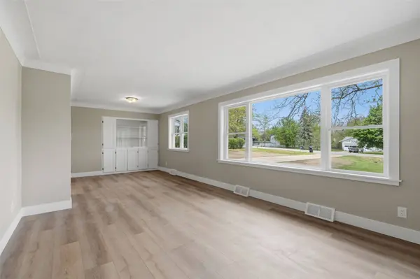 1033 Rolling Glen DR, Marion, IA 52302