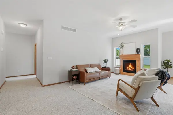 1623 Wolf DR NW, Cedar Rapids, IA 52405