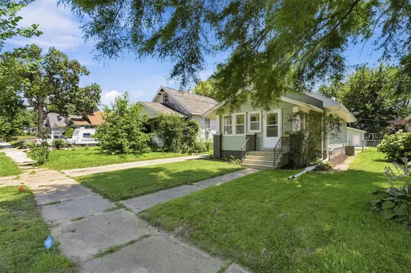 916 Daniels NE, Cedar Rapids, IA 52402