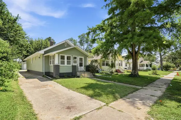 916 Daniels NE, Cedar Rapids, IA 52402