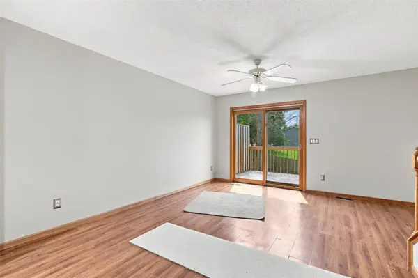 733 Broderick DR NE #D, Cedar Rapids, IA 52402