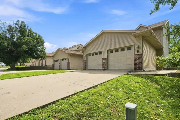 733 Broderick DR NE #D, Cedar Rapids, IA 52402
